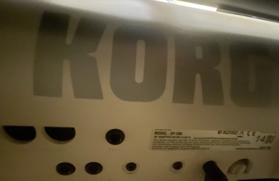 Teclado de piano Korg SP-280 usado Foto 3 de 3