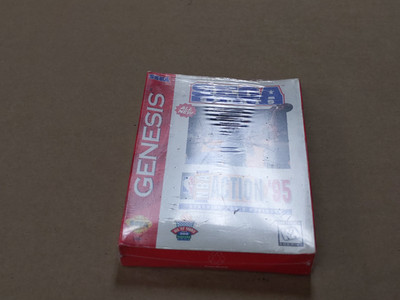 NBA Action '95 starring David Robinson Sega Genesis Complete in Box Sealed