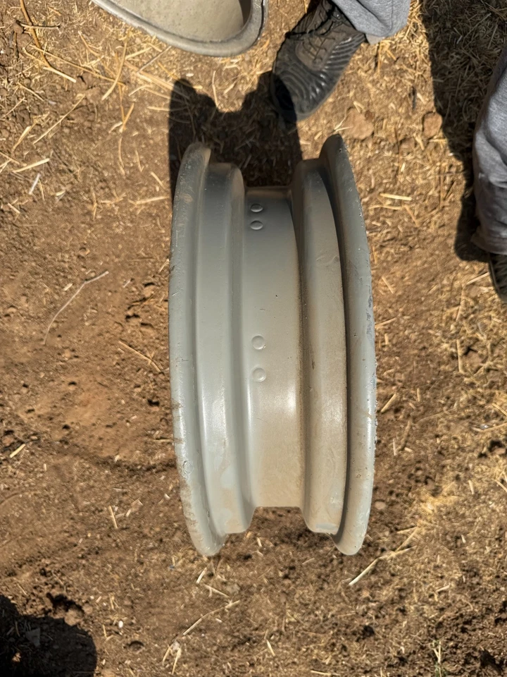 1937 1938 chevrolet chevy wheel master deluxe 16X4  - Image 2 of 2