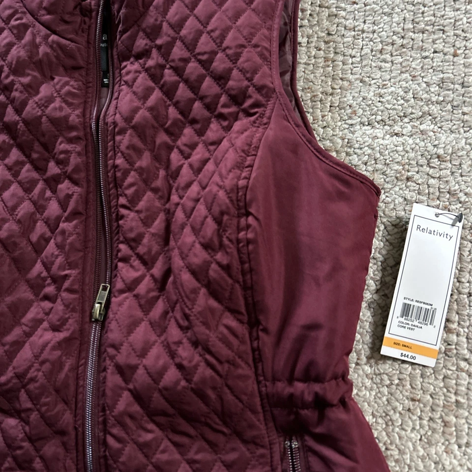 NEW Relativity Women’s Quilted Full Zip Sleeveless Burgundy Vest Size Small Nice - Image 2 of 4