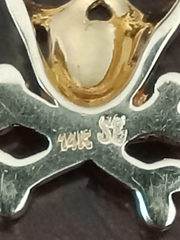 Colgante Collar SYDNEY EVAN 14K Oro Amarillo Pavé Diamante Calavera y Huesos Cruzados Foto 4 de 4