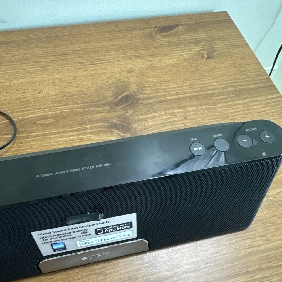 Sony RDP-T50iPN iPhone/iPod/iPad/ Audio Dock Audio System W/ Remote & AC Adapter - Image 4 of 4