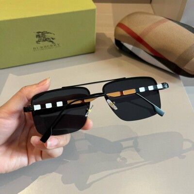 BURBERRY ブラック サングラス ケース付き Burberry Black Plastic Frame Sunglasses for Women | eBay