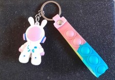 Porte clés, Porte-clefs. Lapin, Cosmonaute,  Espace. Neuf 