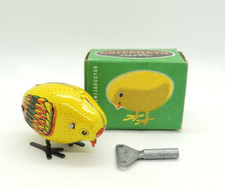 Vintage Tin Wind Up Toy Pecking Chick With Key and Box Csipegeto Made in Hungary