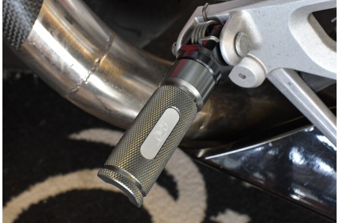 Repose-pieds Ducati 749 pour optimiser la posture pilote