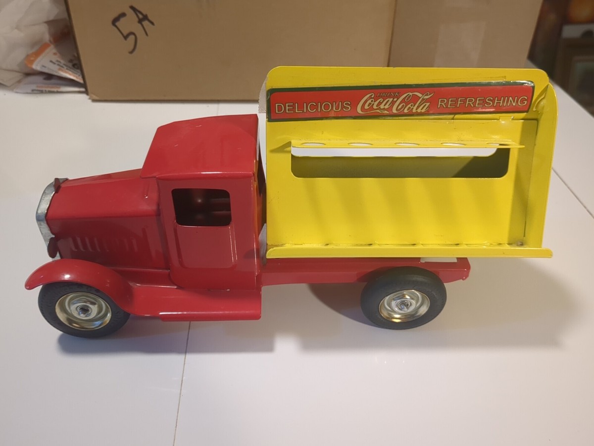 Metal Craft Gearbox 1930's Coca-Cola Bottling Truck with