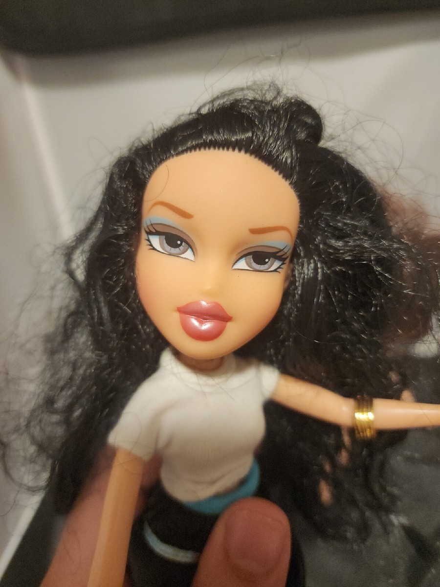 MGA Bratz Lot Of Black Hair Brunette Skirt Jade Brats Brat