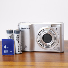 Olympus FE-47 14.0MP Digital Camera 5x Zoom Silver Tested W/ Screen Defect READ