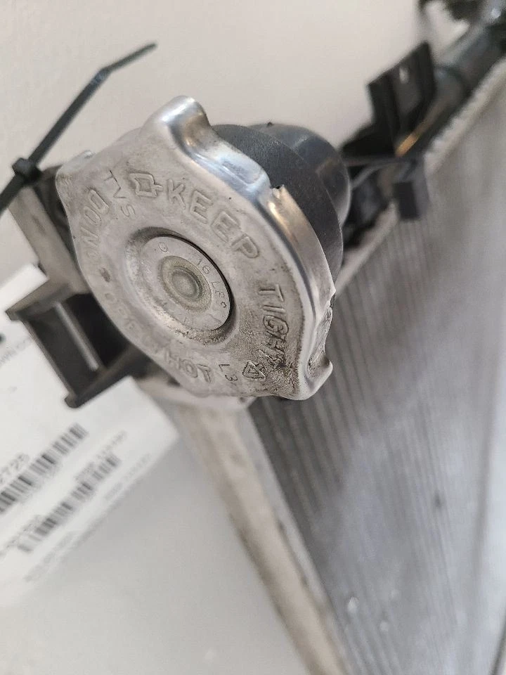 2008-2010 DODGE CARAVAN Radiator Standard Cooling 04677751AA 08-10 - Изображение 3 из 4