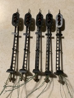 O SCALE SIGNALS LOT OF 5 UNTESTED MADE IN JAPAN BRASS?? NJ INTERNATIONAL??