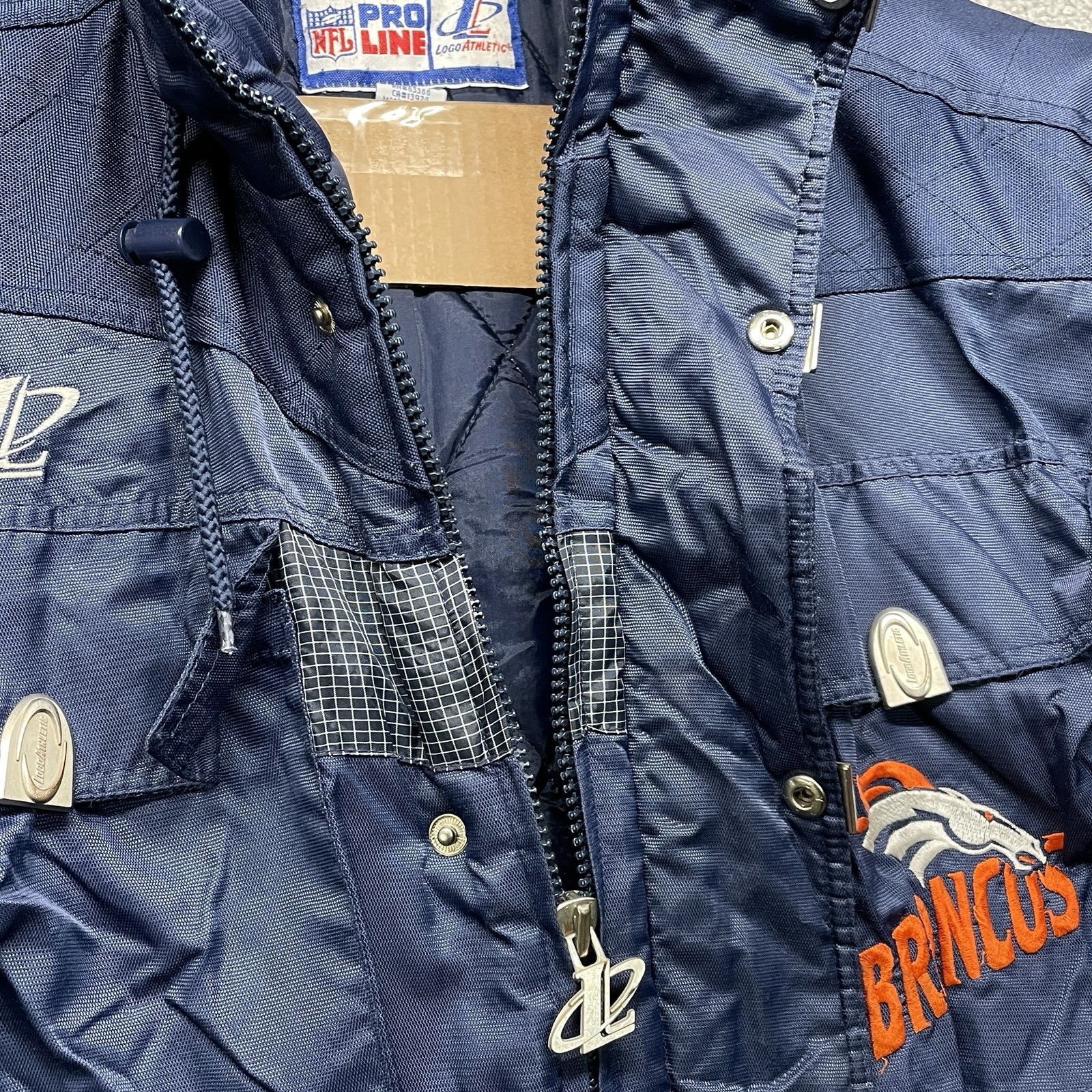 VTG 90's NFL Logo Athletic Pro Line Denver Broncos Jacket Embroidered Mens XL