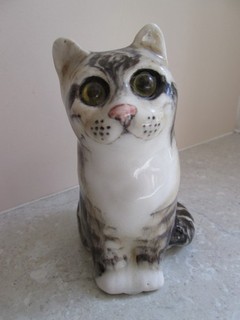 CUTE VINTAGE WINSTANLEY TABBY CAT SIGNED