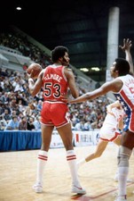 Artis Gilmore of the Chicago Bulls Basketball 1980 Photo 4