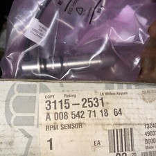 GENUINE MERCEDES TACHOMETER RPM SENSOR 0085427118 A0085427118