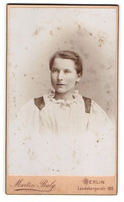 Fotografie Martin Balg, Berlin, Landsbergerstr. 100 am Büschingplatz, Junge Dam 