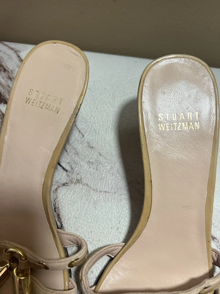 Sandalias de tacón de gatito STUART WEITZMAN talla 6,5 de gamuza tostada y charol Foto 4 de 4