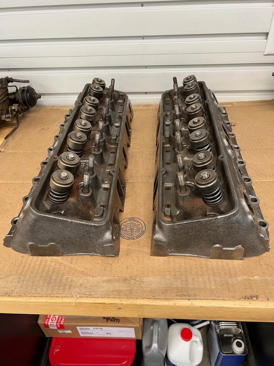 1964-65 Corvette 327 1.94/1.50 Double Hump Heads 3782461 461