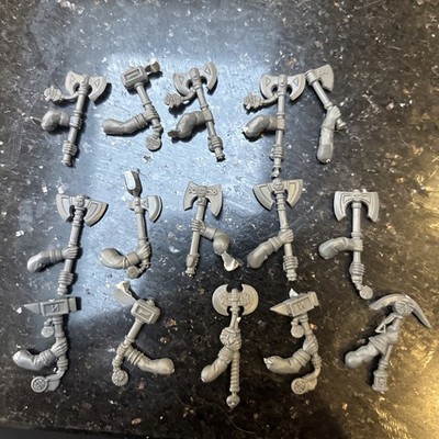 Warhammer Zwergenberg hält Zwergenäxte und Hämmer Teile (Bitz) x 15