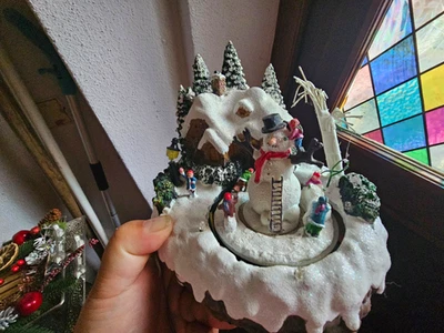 Schneemann Winterdorf Dekofigur mit LED, AA batteriebetrieben, freistehend - Bild 1 von 2