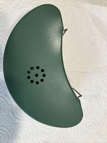 Vintage Green Fly Fishing Metal Box With Clip - Picture 2 of 12