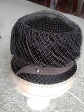 Vintage 40s Millinery dress hat velvet with veil- Nice 