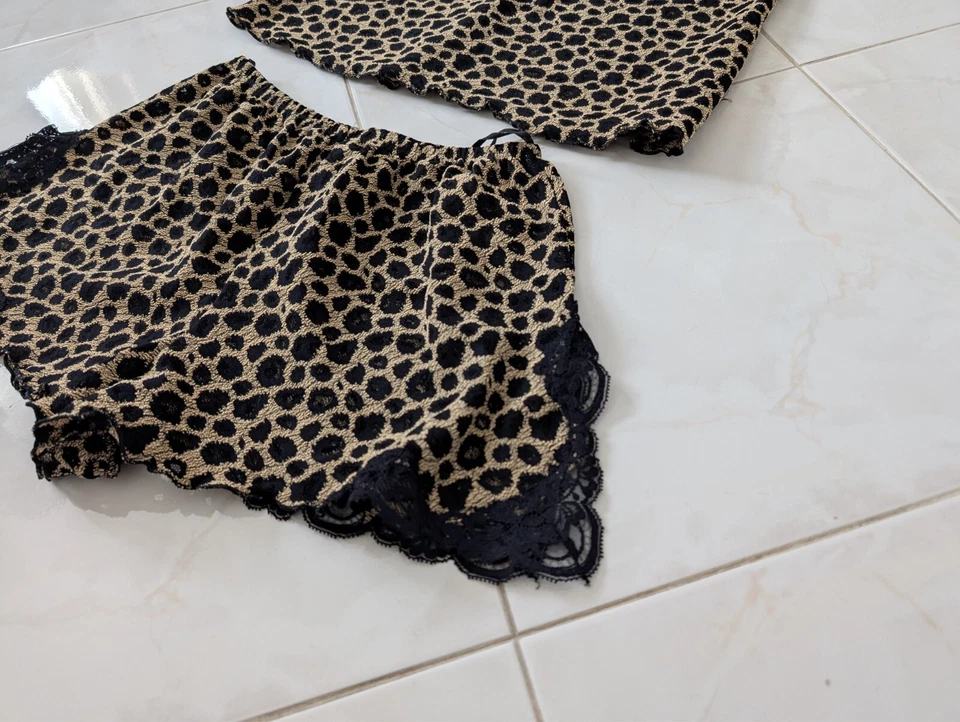 Conjunto de pijama lencería leopardo satinado etiqueta rosa Oscar De La Renta talla S Foto 4 de 4