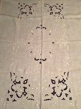 VINTAGE LINEN CUTWORK TABLECLOTH AND NAPKINS 66” X 86”