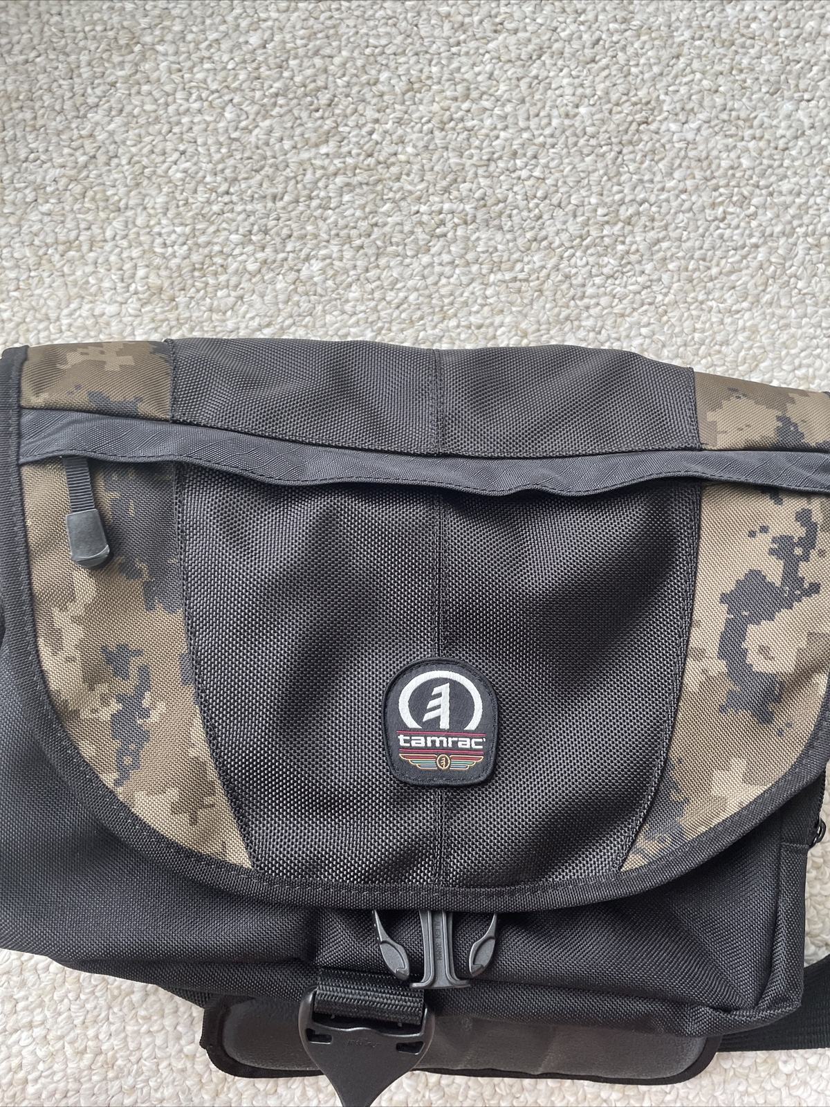 Tamrac 5534 Adventure Messenger 4 Camera Bag (Camo) eBay