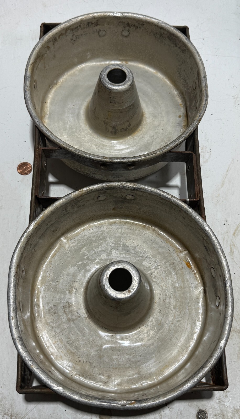 Ecko 2 Bundt Pans Welded 17.75" Long 8.5" Wide