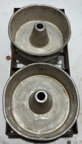 Ecko 2 Bundt Pans Welded 17.75" Long 8.5" Wide