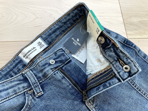 NWT Abercrombie Kids Mini Mom Jeans High Rise in Dark Blue 7/8 - Picture 2 of 12
