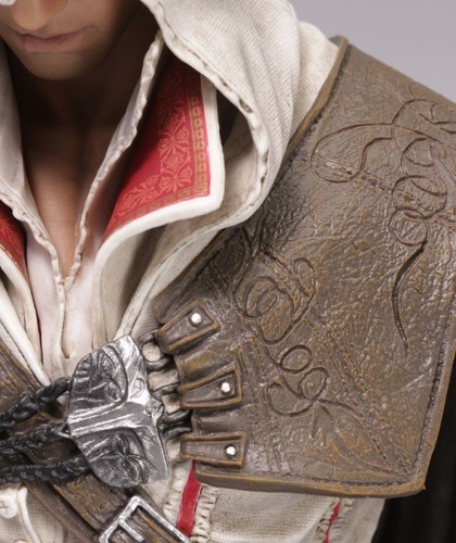 NEW Ezio Auditore Bust Assassin's Creed Legacy Collection Statue Shadows Mirage - Picture 11 of 11