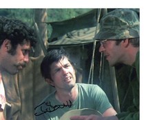 Tom Skerritt M.A.S.H movie Signed 8"x10" Autograph Photo