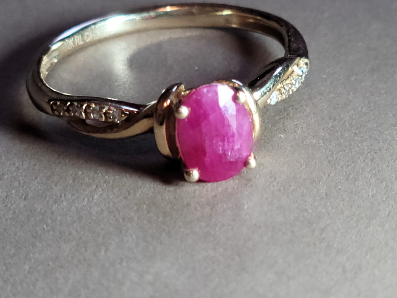 🍒 Vtg 10k Solid Gold Ring (Yellow) Oval Ruby Dia… - image 4