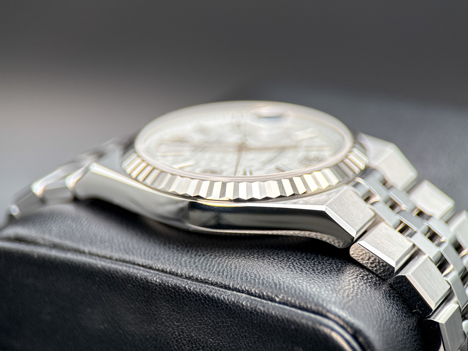 Rolex Land-Dweller 127334 White Dial Stainless Steel Automatic 40mm Watch - 2026 image 4