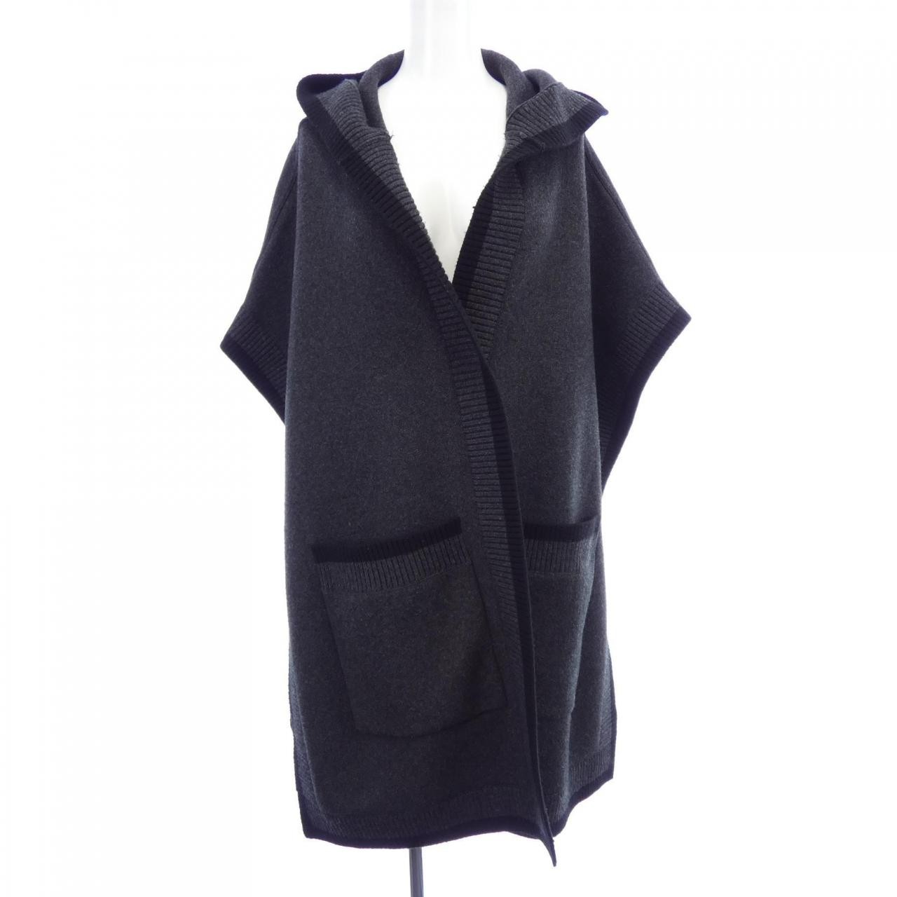Authentic Burberry 80420761 Cape #230-000-523-4669