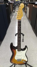 FENDER TRADNL ANNI 60 STRAT-3TSB tipo Stratocaster