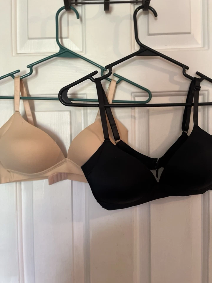 Set of Two Catherine Malandrino Women's Bra Size 36B Nude / Black Seamless - Image 3 of 4
