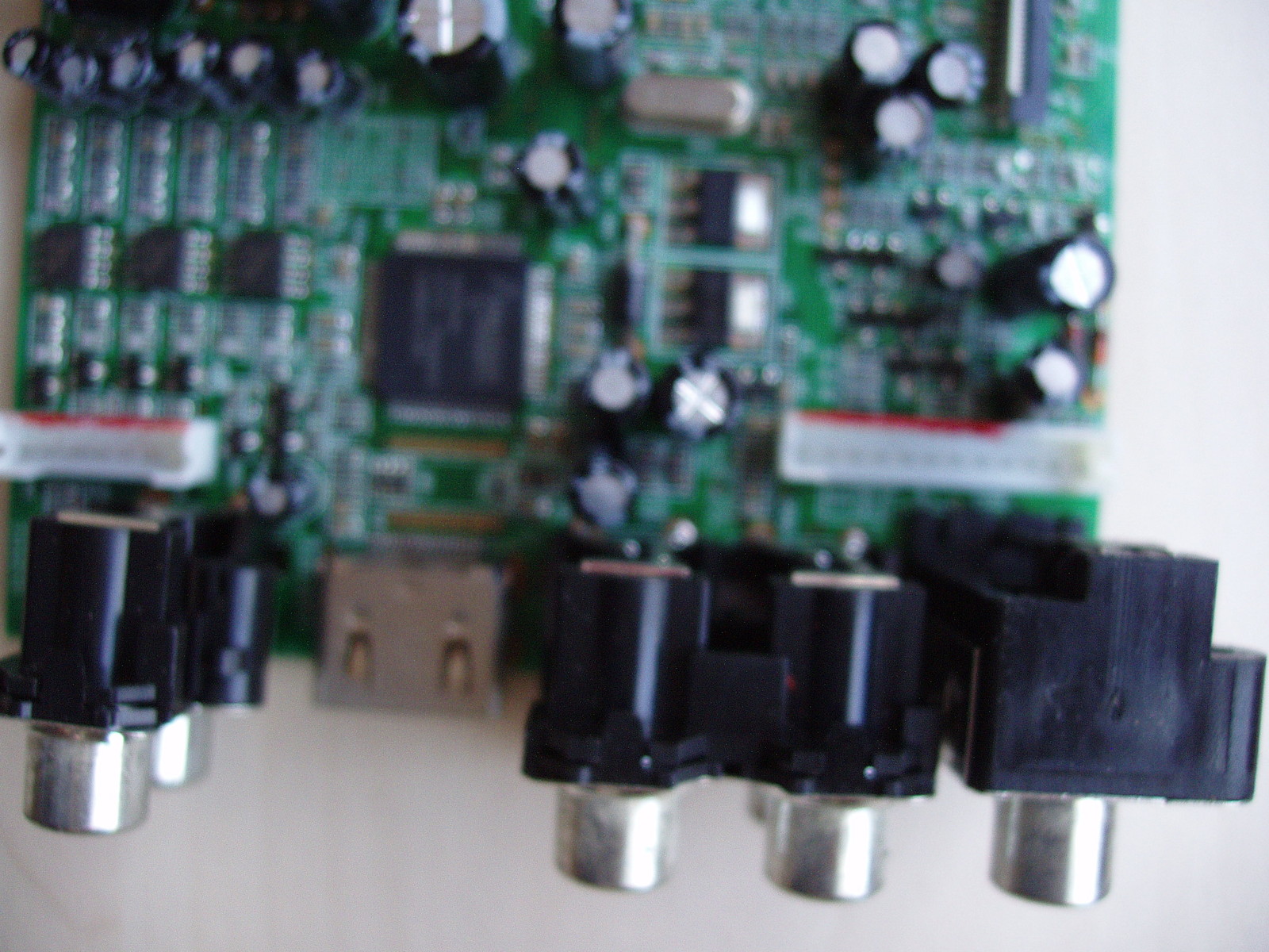 carte HD-966-6CH_VER1.0 RH-3 94V-0 E252098 connecteurs audio/vidéo/HDMI ...