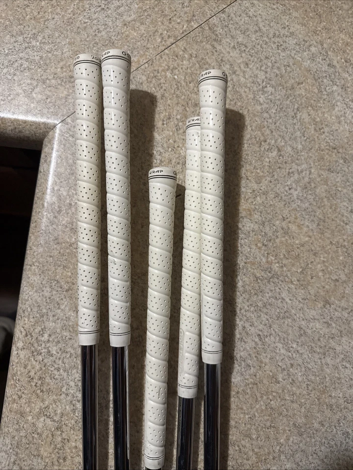 Calloway X Hot Irons P Wedge - 5 hierros. También viene con una plancha 22 Tour 3. Foto 4 de 4