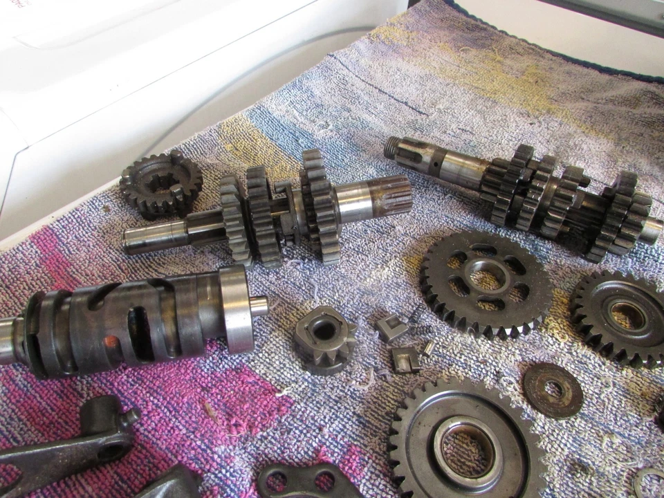 Suzuki DR125 1988 transmisión completa conjunto Tranny Foto 2 de 4