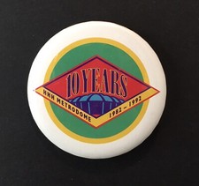 1982-1992 HHH Hubert H. Humphrey METRODOME Pin 10 YEARS Minnesota Button 2.25