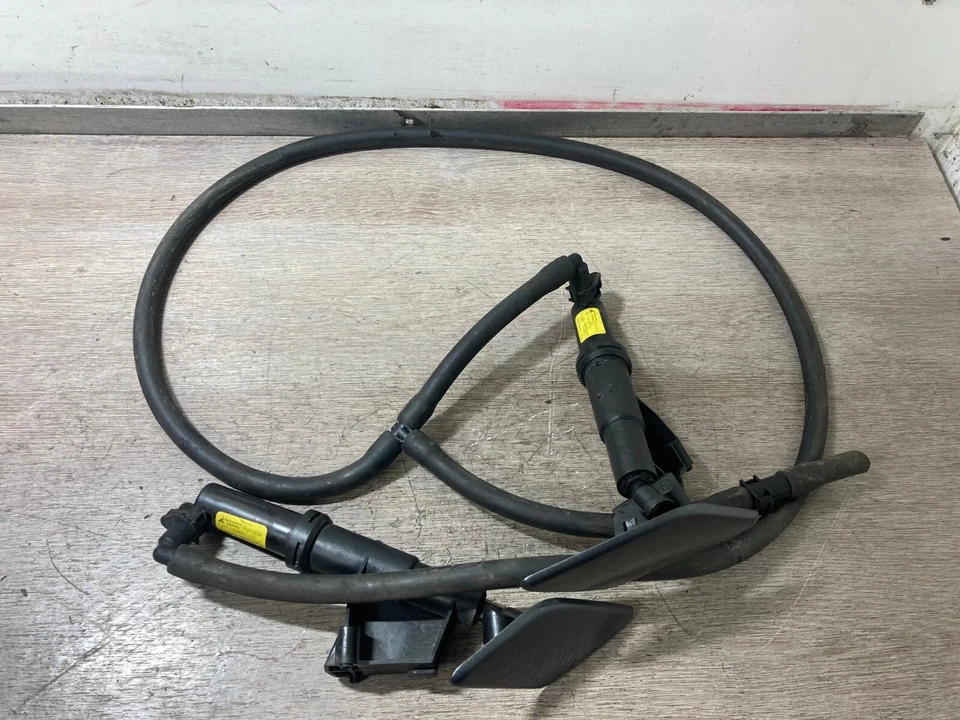 2009 VOLVO S40 HEADLIGHTS WASHER JET SPRAY NOZZLES WITH PIPE - Image 3 of 4