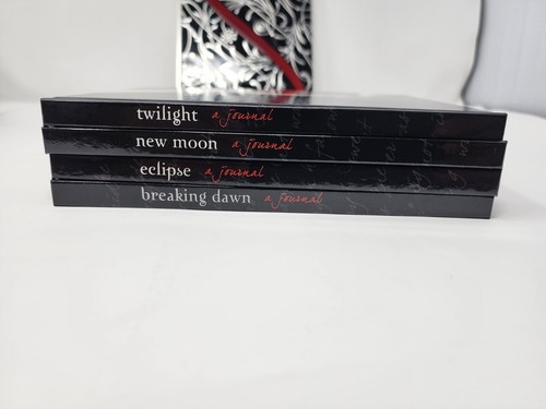 The Twilight Saga Journal Set con scatola di latta ricordo 4 diari con copertina rigida inutilizzati - Foto 12 di 18