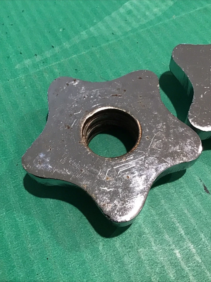 Par de collares roscados estándar Gold's Gym con estrella conjunto de solamente Foto 2 de 4