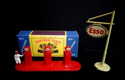 Vintage Matchbox Lesney Accessory Pack No 1 Esso Petrol Pump & Sign with Box