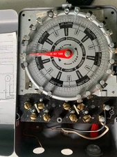 Multi Timer!  AMF Paragon 700700 Timer 7 Day Electromechanical 4 Pole 120 Volt