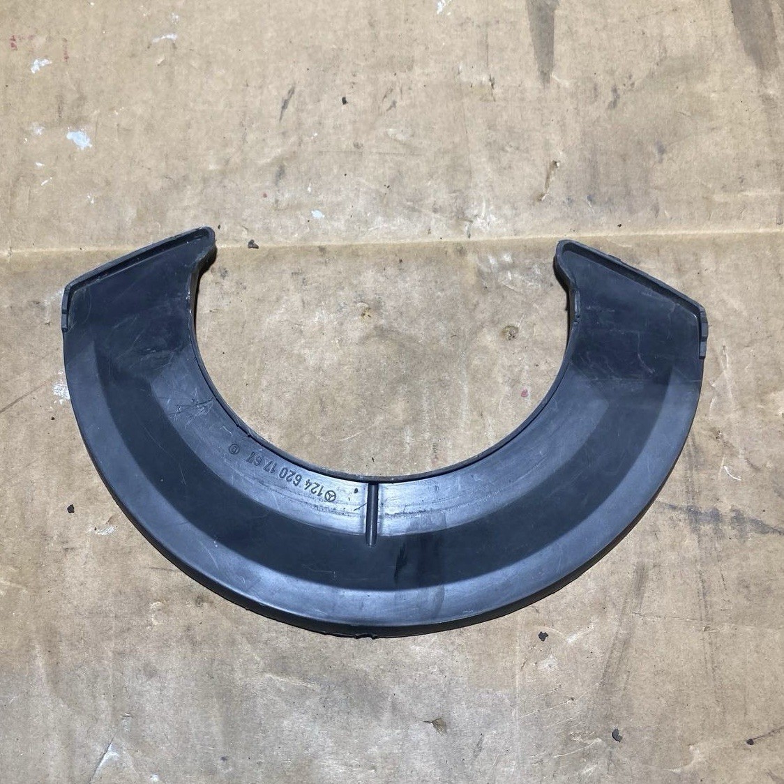 Mercedes-Benz W124 Wagon Windshield Wiper Plastic Trim Set