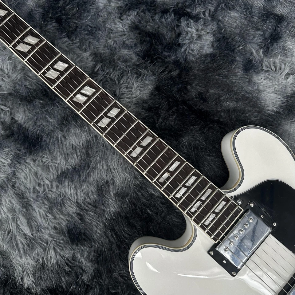 Guitarra Eléctrica US Warehouse ES-335 Blanco Perla Pastillas HH Cuerpo Caoba Foto 3 de 4